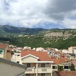 Kuca Tomovic